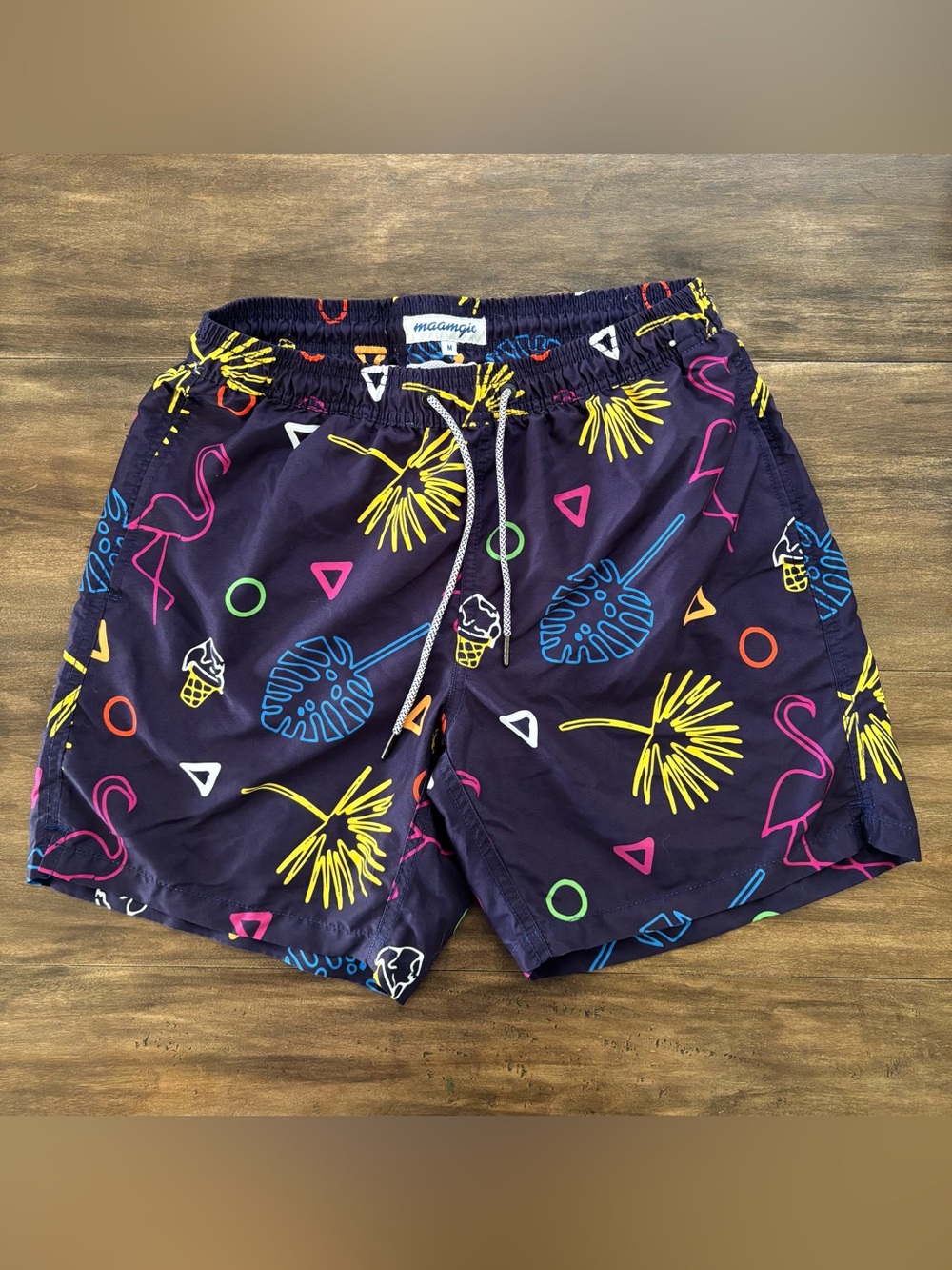 Men’s Maamgic Navy Tropical Print Swim Trunks. Size M